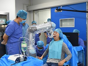 Open wide: Here come the Robo dentists article image