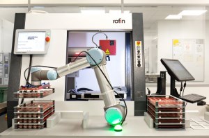 Introducing cobots into the workplace: what you need to know article image